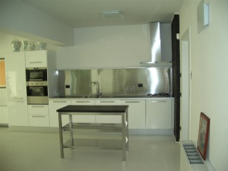 villa_kitchen2